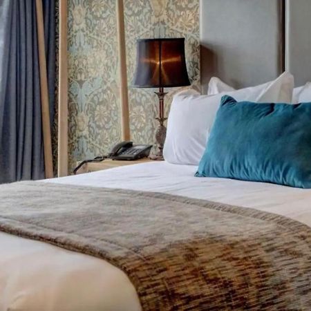 The New Hobbit Hotel Rooms ฮาลิแฟกซ์ ภายนอก รูปภาพ