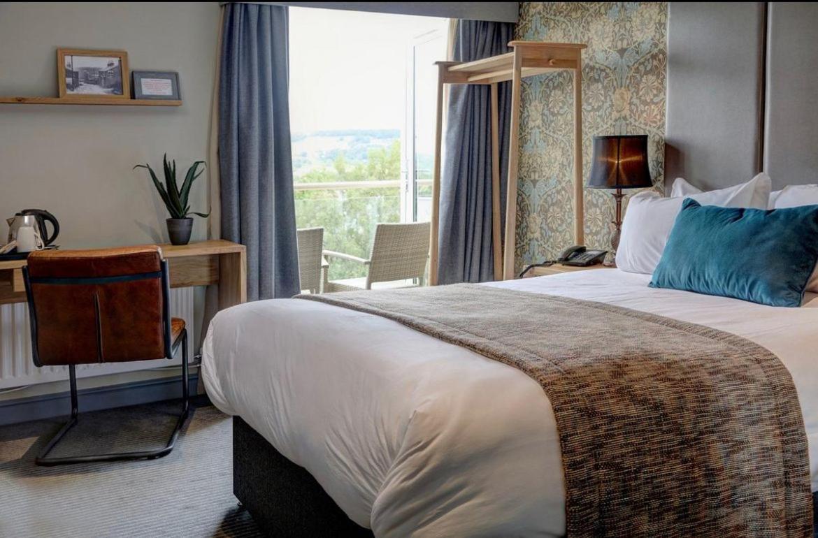 The New Hobbit Hotel Rooms ฮาลิแฟกซ์ ภายนอก รูปภาพ